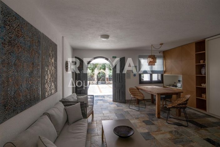 Image No.15-16 Bed Property for sale