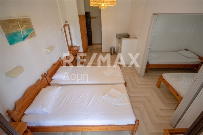 Image No.18-16 Bed Property for sale