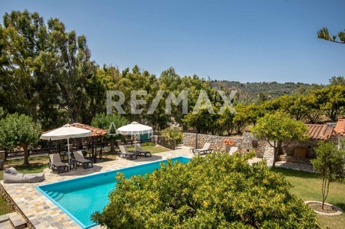 Image No.27-16 Bed Property for sale