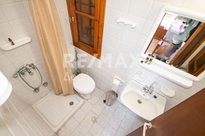 Image No.25-8 Bed Property for sale