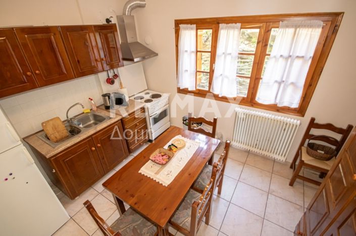 Image No.31-8 Bed Property for sale