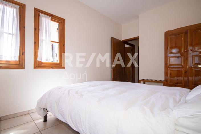 Image No.34-8 Bed Property for sale