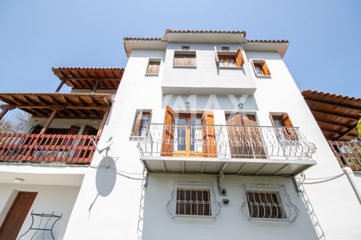 Image No.42-8 Bed Property for sale