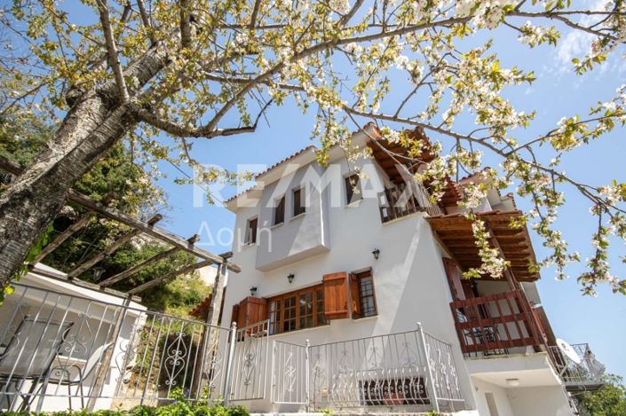 Image No.43-8 Bed Property for sale