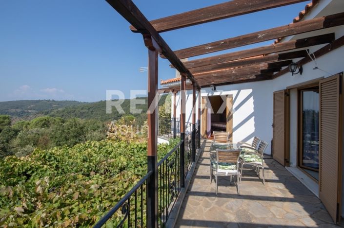 Image No.42-3 Bed House for sale