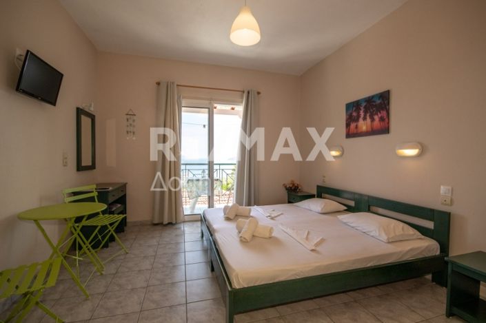 Image No.34-18 Bed Property for sale