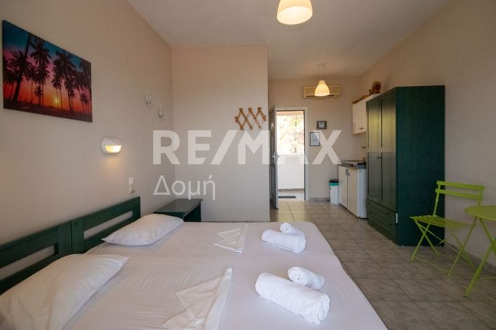 Image No.35-18 Bed Property for sale