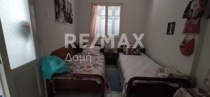 Image No.10-2 Bed Property for sale