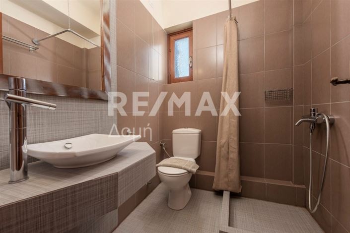 Image No.11-11 Bed Property for sale