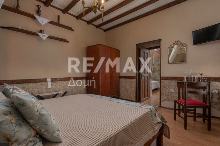 Image No.16-11 Bed Property for sale