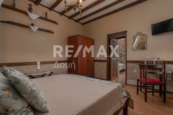 Image No.16-11 Bed Property for sale