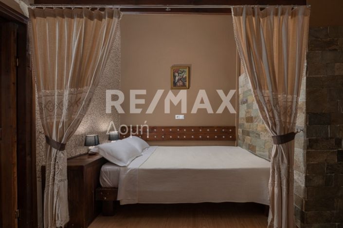 Image No.18-11 Bed Property for sale