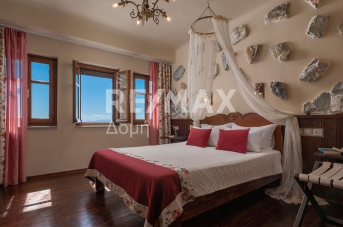 Image No.21-11 Bed Property for sale