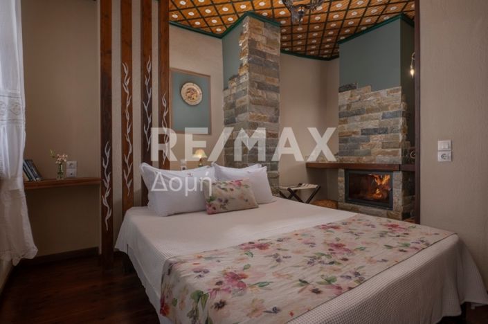 Image No.22-11 Bed Property for sale
