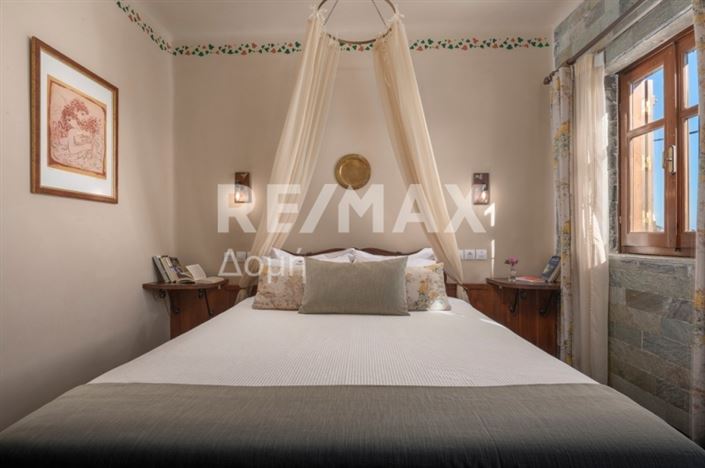 Image No.25-11 Bed Property for sale