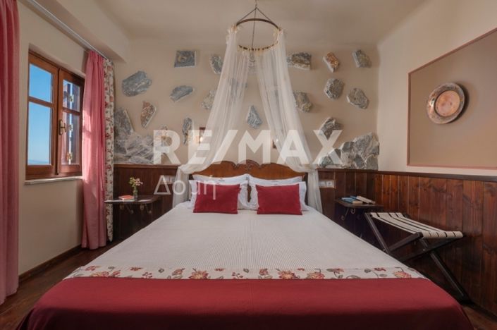 Image No.26-11 Bed Property for sale