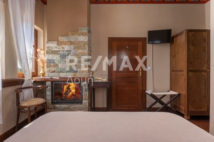 Image No.28-11 Bed Property for sale