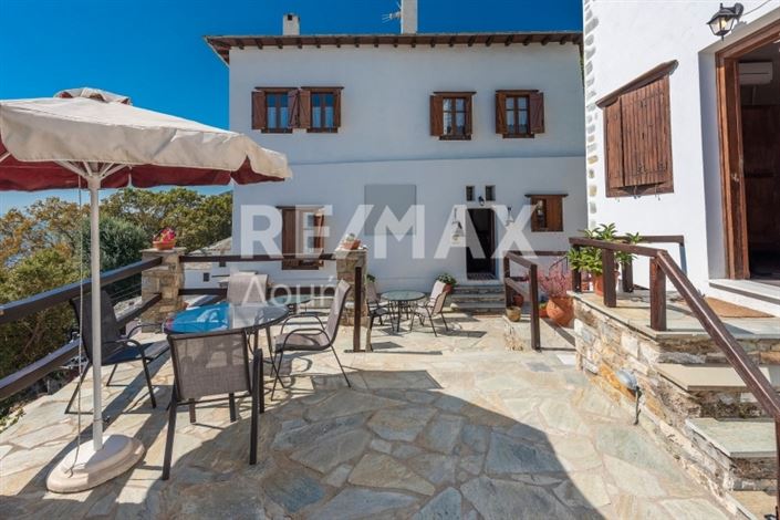 Image No.4-11 Bed Property for sale