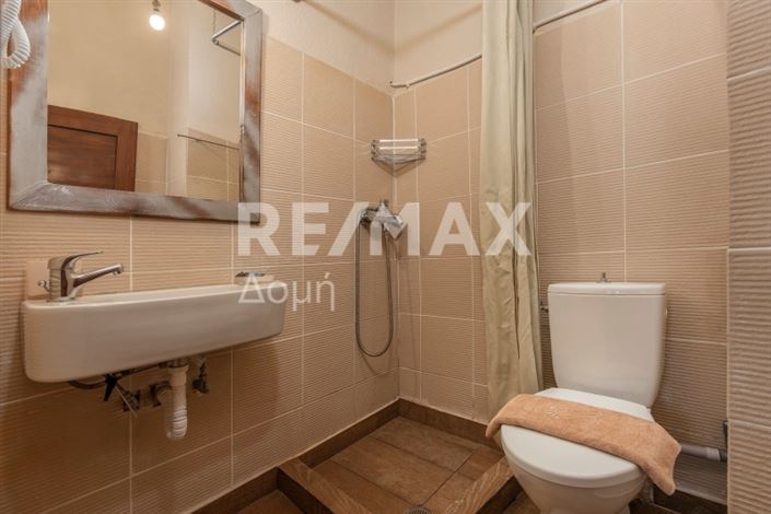 Image No.8-11 Bed Property for sale