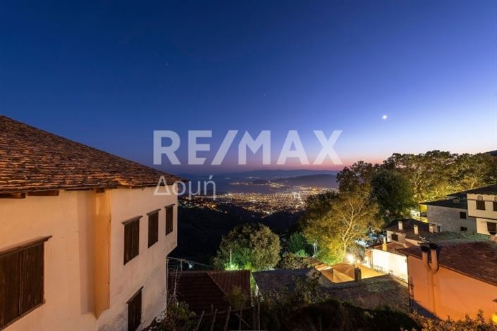 Image No.9-11 Bed Property for sale