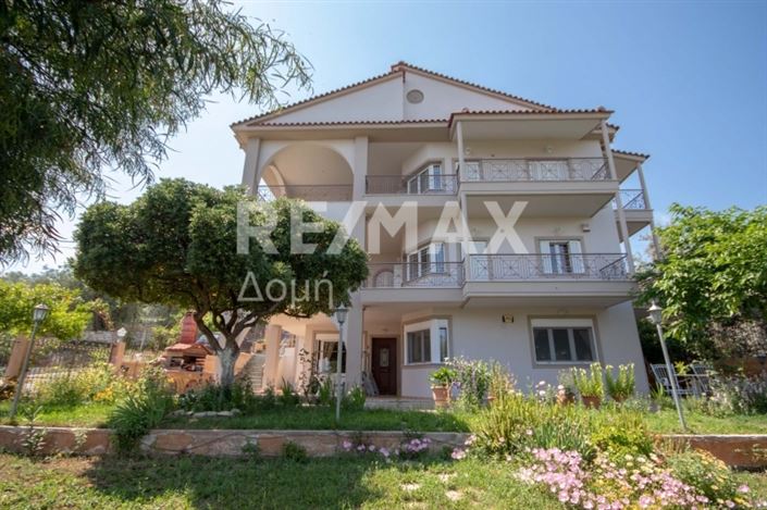 Image No.1-Propriété de 6 chambres à vendre à Magnésie