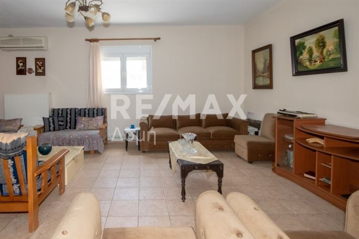 Image No.19-8 Bed Property for sale