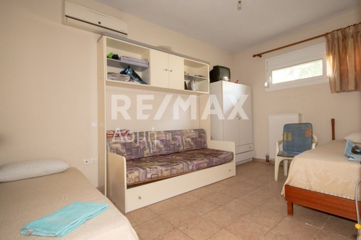 Image No.30-8 Bed Property for sale