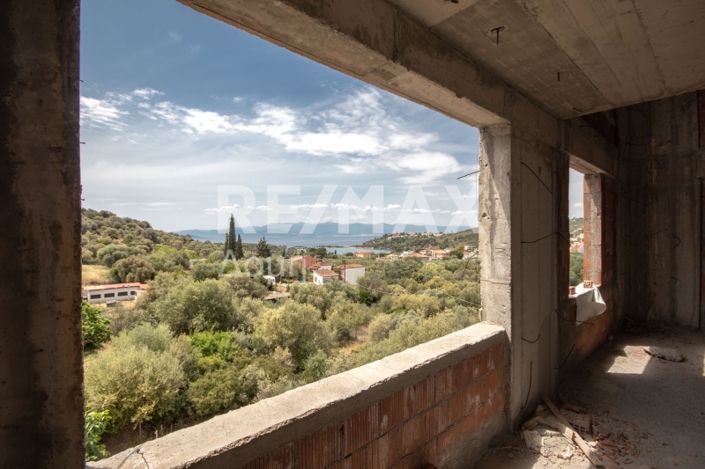 Image No.54-8 Bed Property for sale