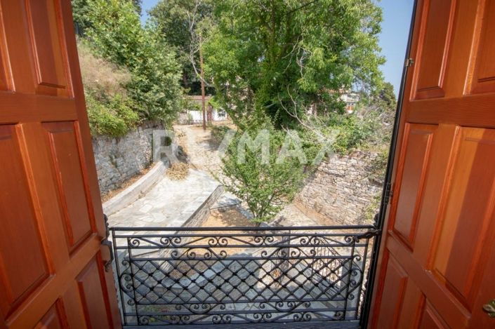 Image No.15-1 Bed Property for sale