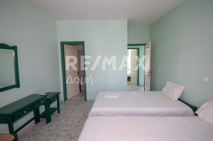 Image No.43-7 Bed Property for sale