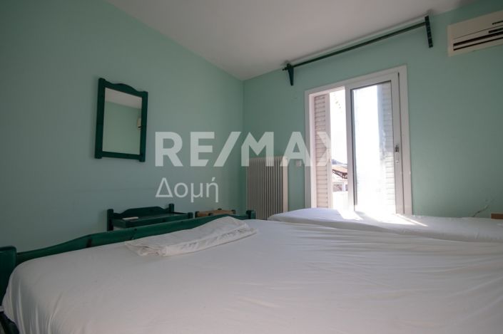 Image No.52-7 Bed Property for sale