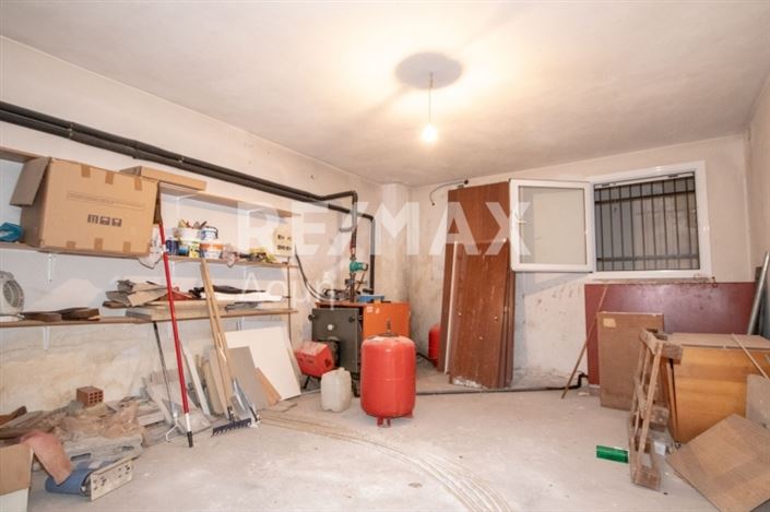 Image No.16-5 Bed House for sale