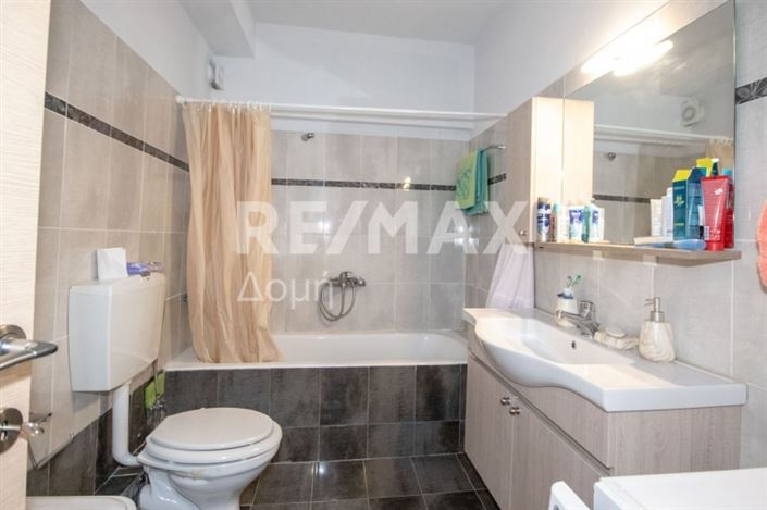 Image No.18-5 Bed House for sale