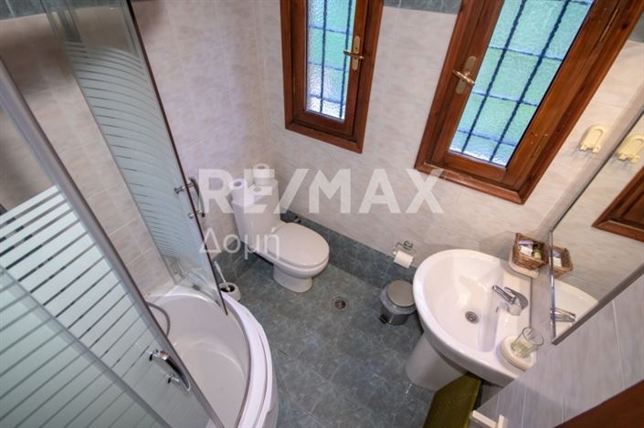 Image No.19-6 Bed Property for sale