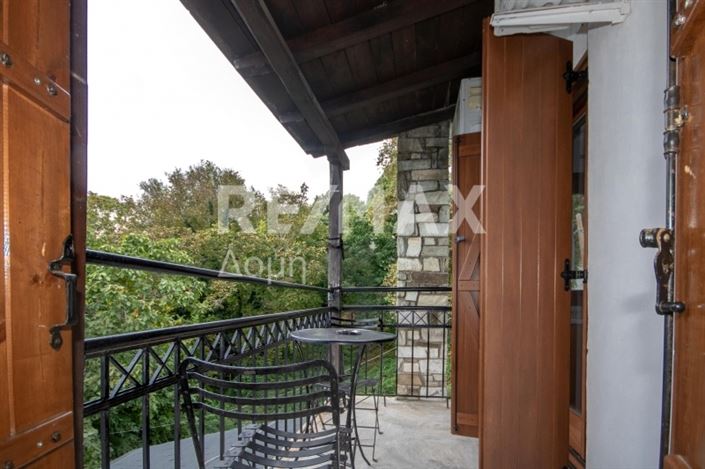 Image No.25-6 Bed Property for sale