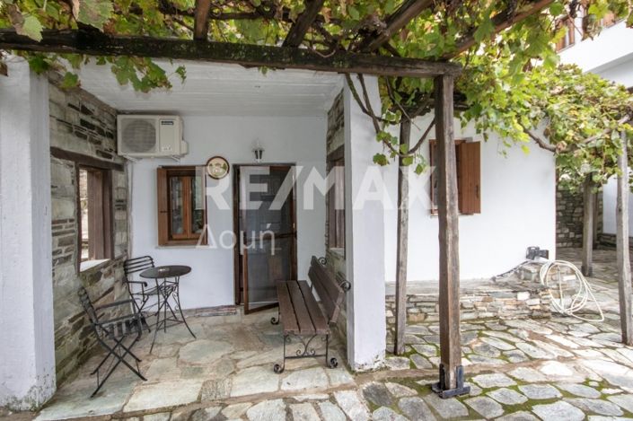 Image No.30-6 Bed Property for sale