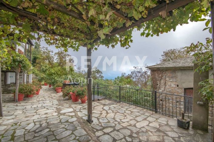 Image No.31-6 Bed Property for sale