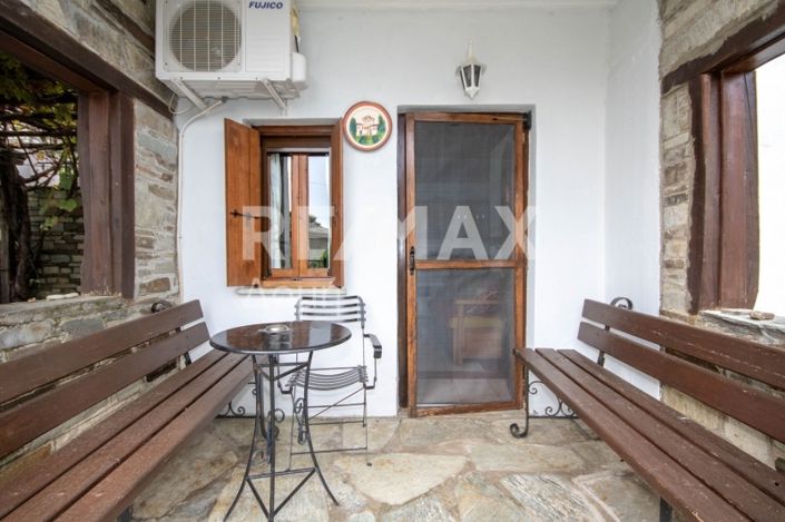 Image No.43-6 Bed Property for sale