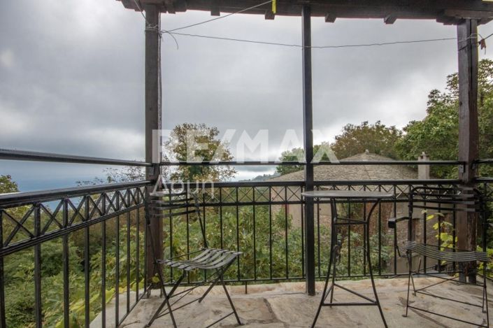 Image No.50-6 Bed Property for sale