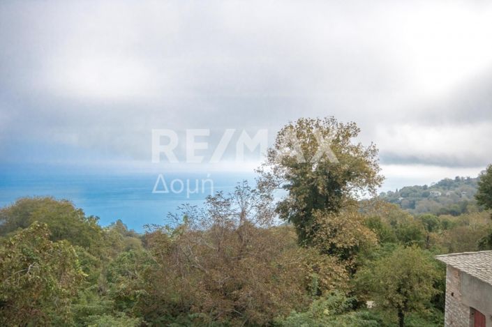 Image No.62-6 Bed Property for sale