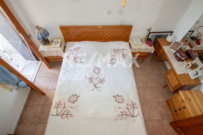 Image No.12-2 Bed Property for sale