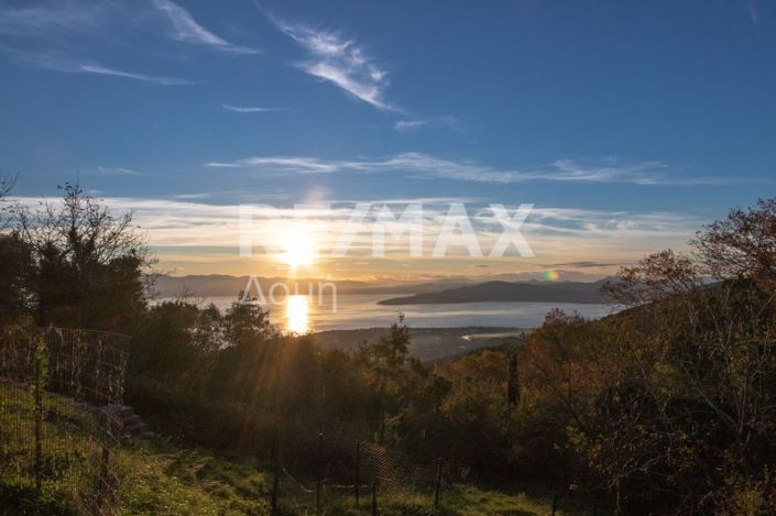 Image No.28-2 Bed Maisonette for sale