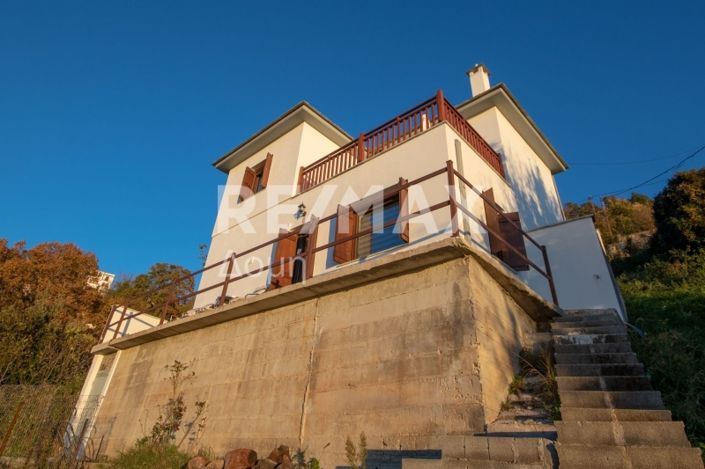 Image No.29-2 Bed Maisonette for sale