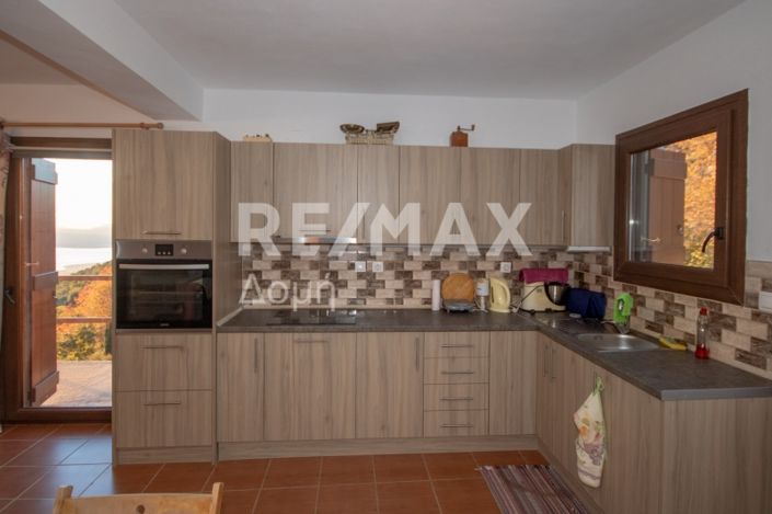 Image No.8-2 Bed Maisonette for sale