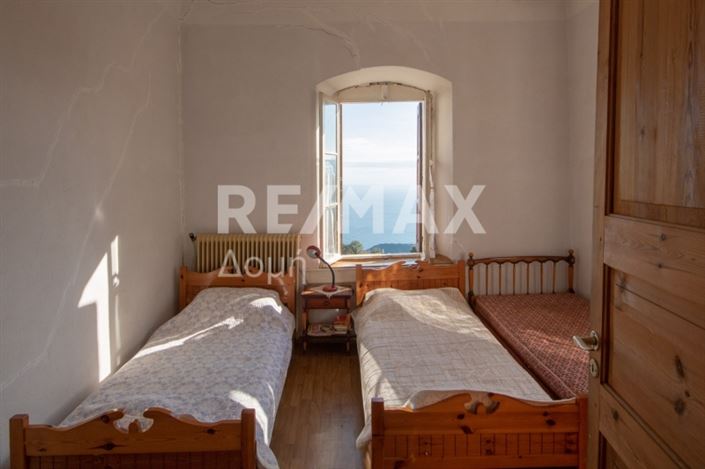 Image No.21-5 Bed Property for sale