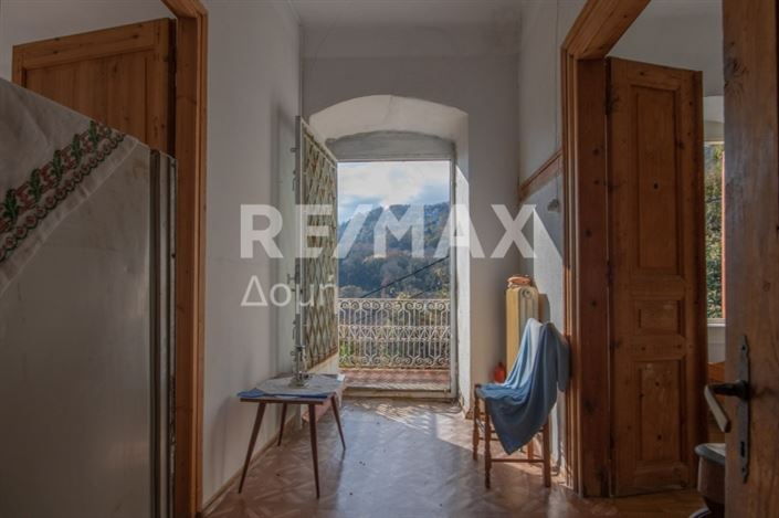 Image No.24-5 Bed Property for sale