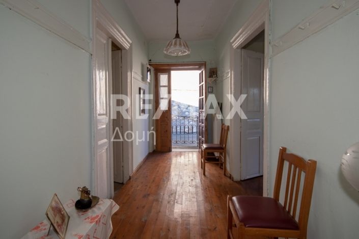 Image No.12-3 Bed Property for sale