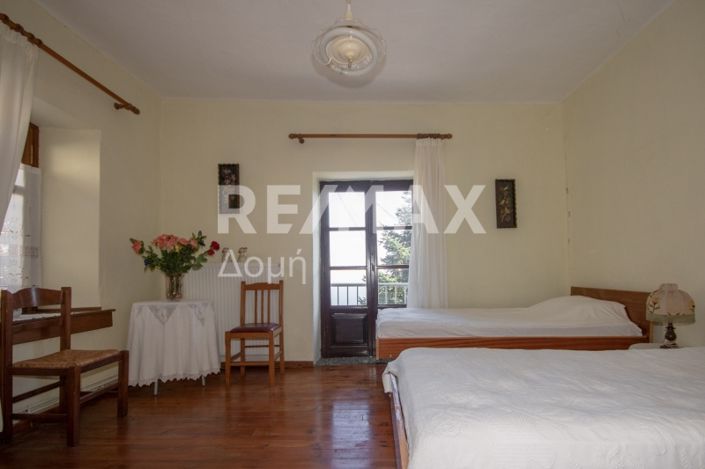 Image No.6-3 Bed Property for sale