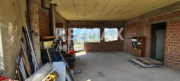 Image No.27-5 Bed Property for sale