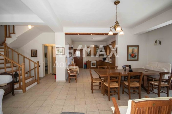 Image No.10-Propriété de 4 chambres à vendre à Magnésie